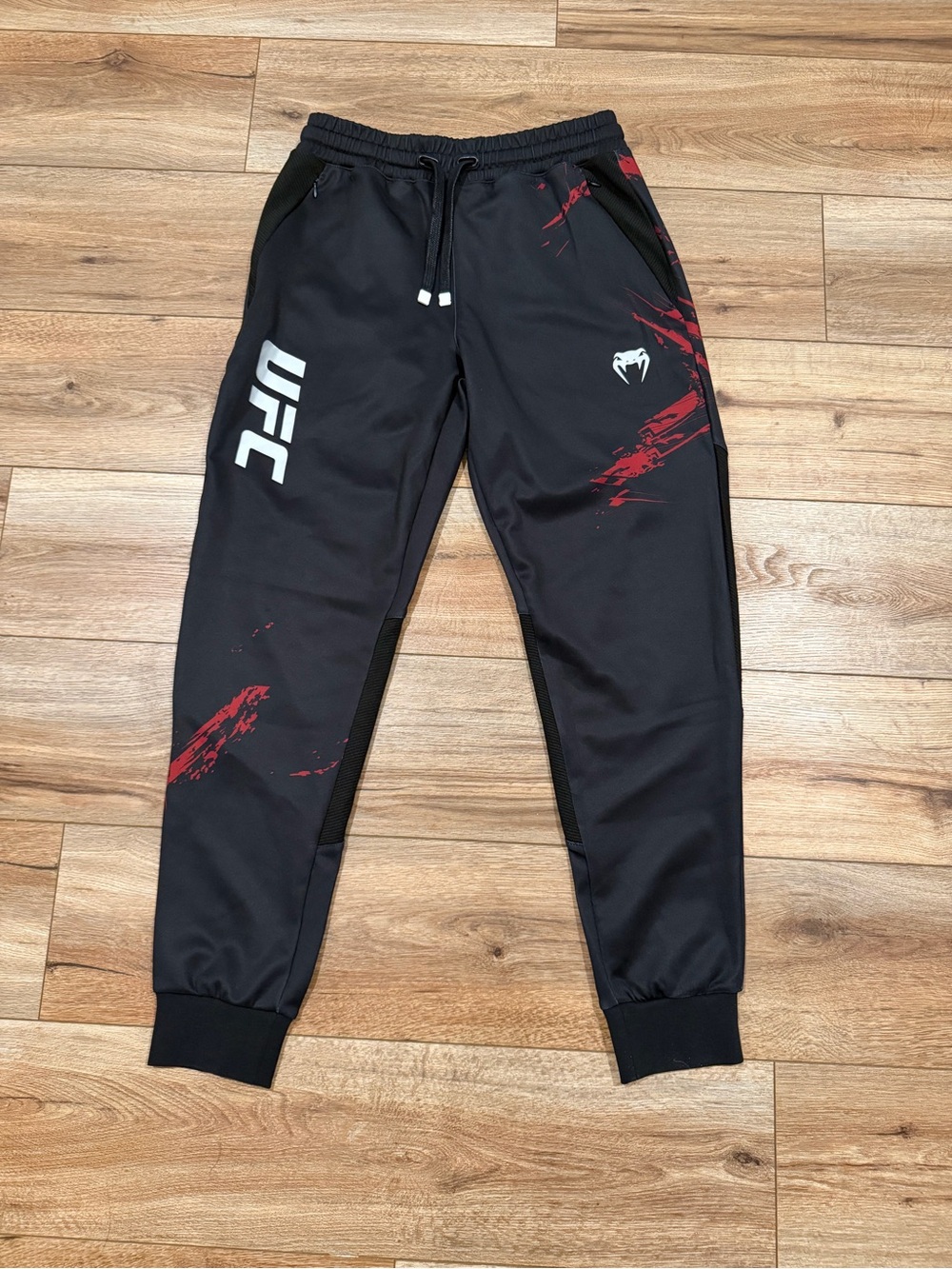 UFC Venom Men’s Black And Red Athletic Workout Joggers Size Medium